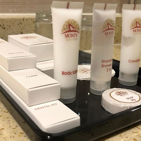 Monty Suites & Golf Уйо Екстериор снимка