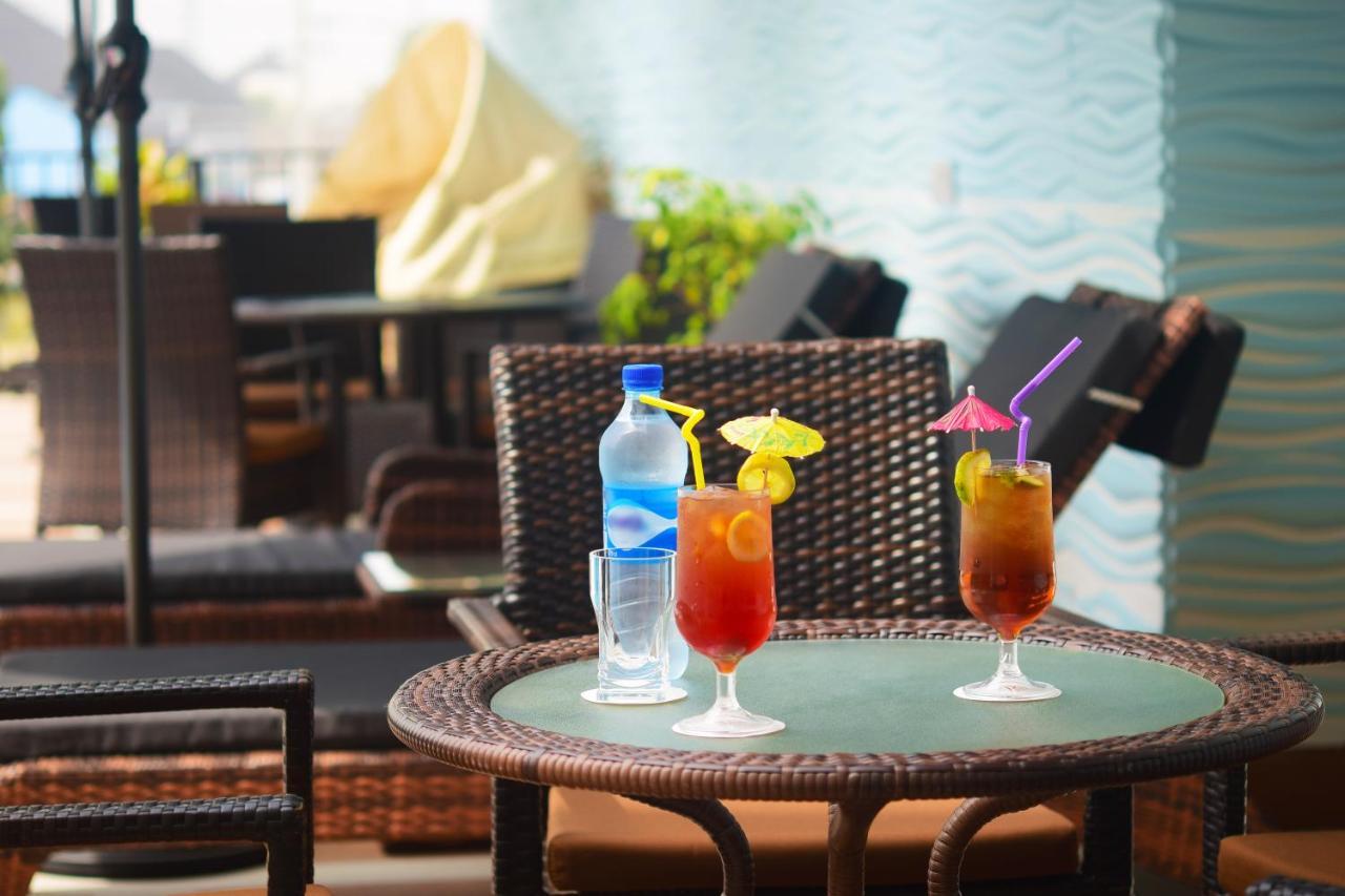 Monty Suites & Golf Уйо Екстериор снимка